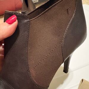 Chic Dark Brown Women's Heeled Boots